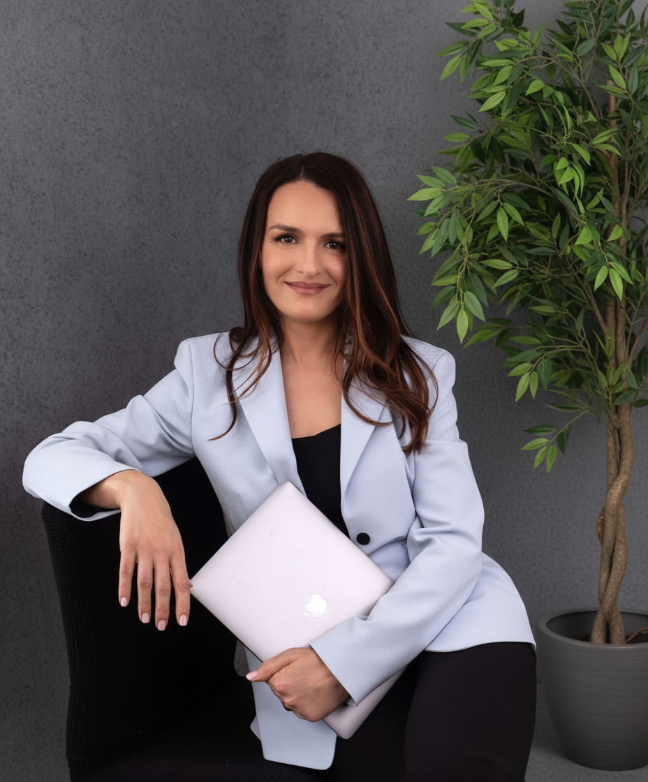 Despre Anca Ienin - farmacist naturopat si expert in medicina alternativa